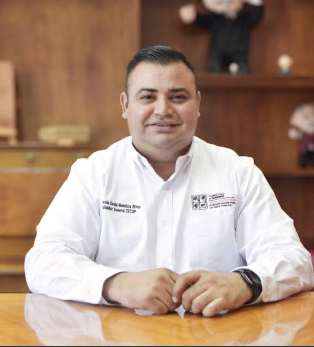 Se va <a href="/jdavidmendozar/">David Mendoza</a> del CECOP del
Gobierno de Sonora sin explicar los presuntos actos de corrupción en su dependencia y sin informar por qué el Mercado Municipal sigue sin abrir en Hermosillo.

Los comerciantes no quieren hablar de una obra tan importante pero que no cumplió
