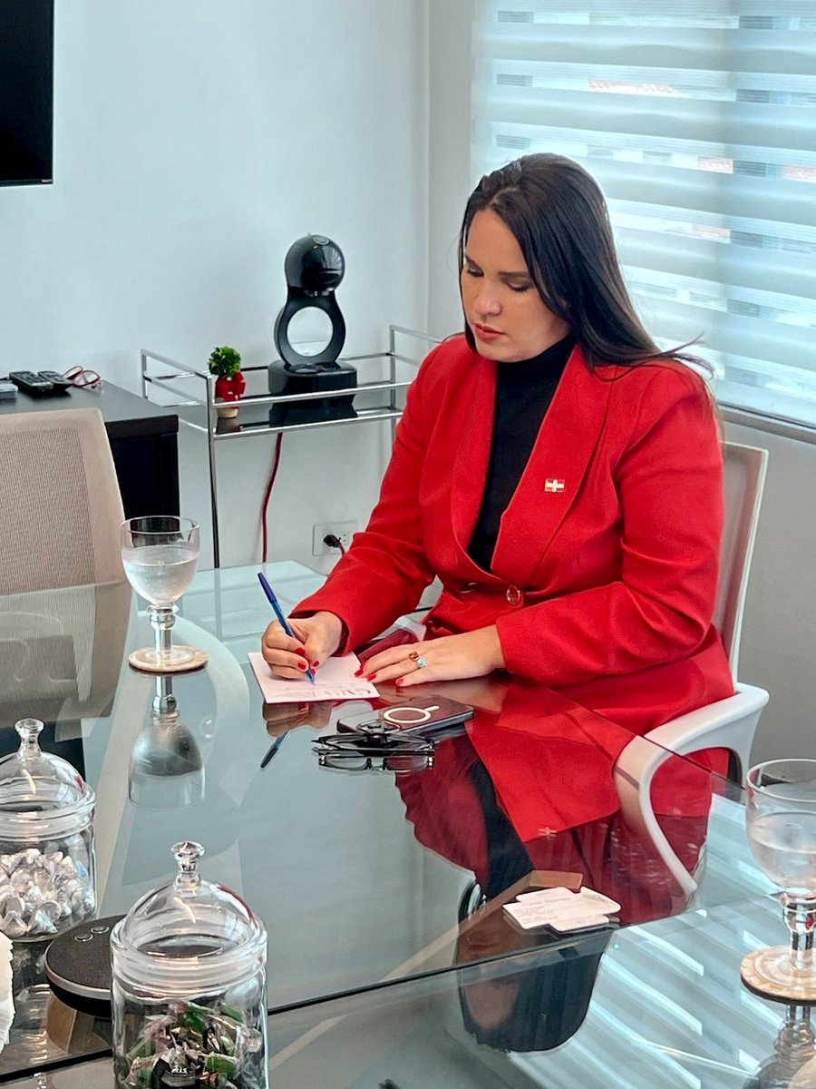 Sostuvimos una productiva reunión con Circe Almánzar <a href="/circealmanzar/">Circe Almánzar</a>, Portavoz Oficial de la Asociación Dominicana de Productores de Ron (ADOPRON) y una de las líderes empresariales más reconocidas del país, figura clave en la promoción internacional de nuestras industrias.

Con