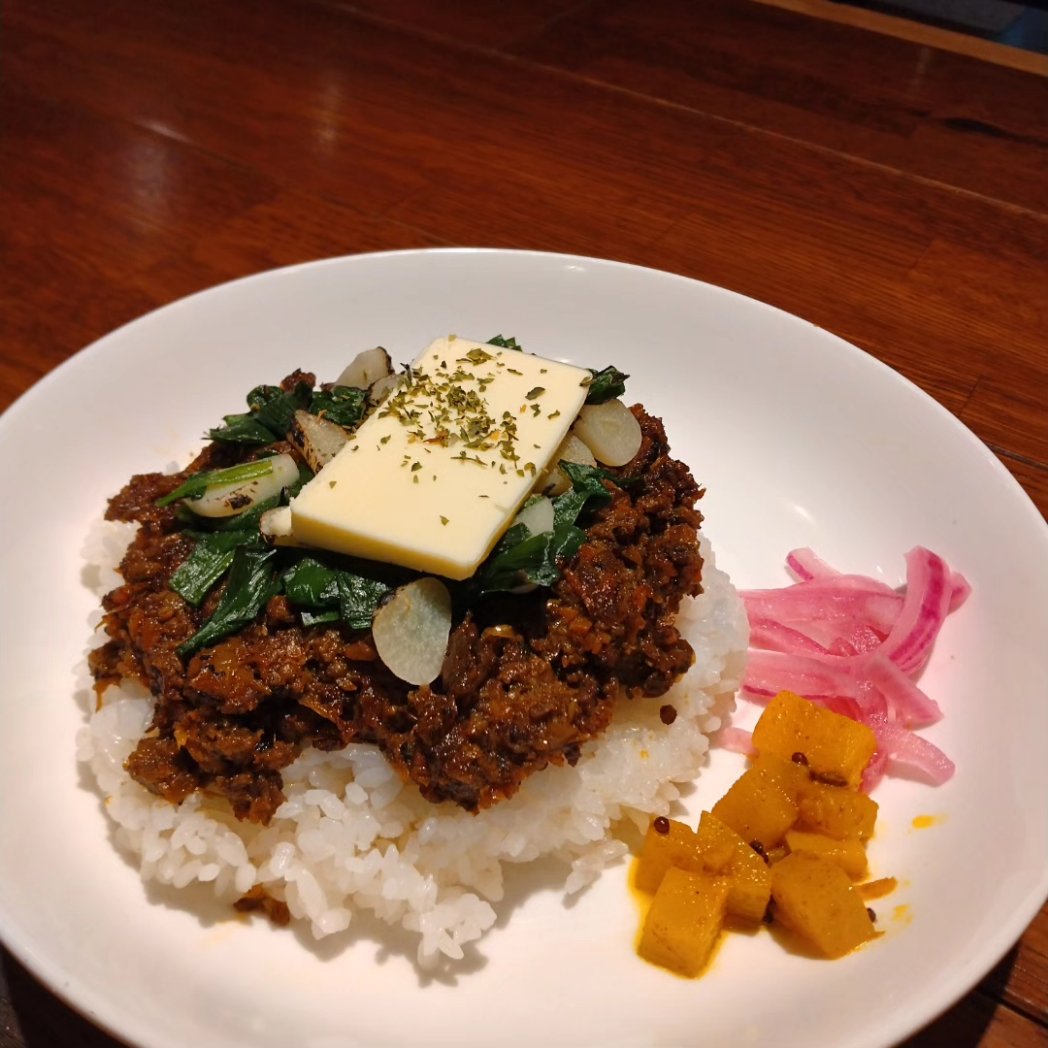 おはようございます！
ドライカレー☆Sサイズ550円〜
本日のスープコンソメレモンスープになります
お気軽によろしくお願いいたします！