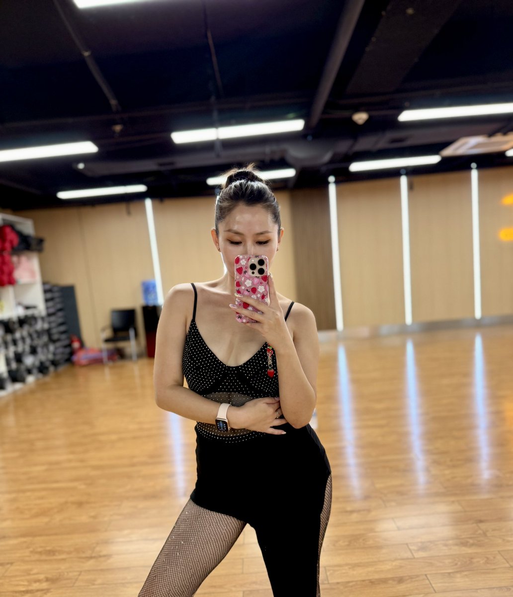 Өдрийн мэнд🫰🏻
Эрч хүчтэй бвал бгаарай💃💃💃