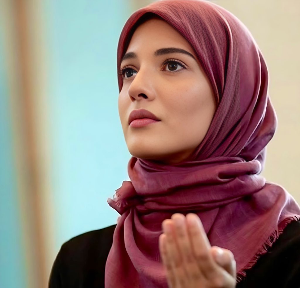 peri kızımız çok seviyoruz seni g

MahassineMerabet #MahassineMerabet