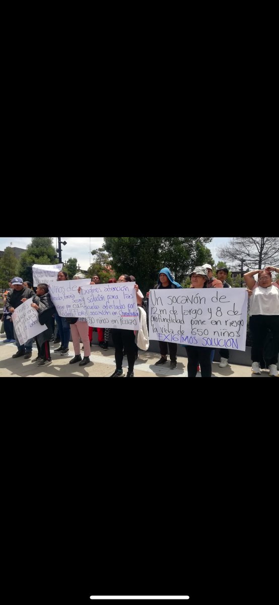 UlisesZepeda12's tweet photo. #SinClasesPorSocavón
Ya paremos esta porquería de gobierno.
Chimalhuacán le urge volver hacer lo que era antes. https://t.co/uPnkg2EGAU