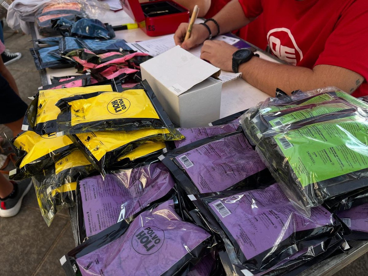 🏃🏃‍♀️🎨 ¿Quieres participar en la carrera popular Holi Quart que se celebra este domingo?

📝 Inscripciones hasta el viernes 5 de septiembre, de 9 h a 13.30 h, en la plaza del Ayuntamiento.

👕¡Ven y recoge tu camiseta y los sobres de polvo de colores!

ℹ️ quartdepoblet.es/actualidad/not…