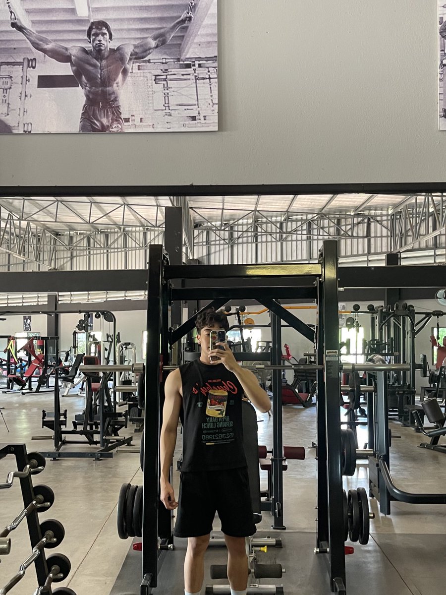 สวัสดีตอนบ่ายครับ มื้อเที่ยงกินข้าวกับอะไรกันบ้างครับ ผมคิดไม่ออก 🫣