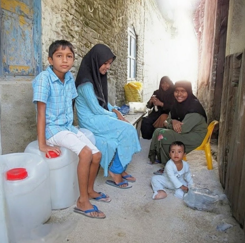 ahmedzahid's tweet image. Revisitng these street scenes of Hinnavaru island. 🥲