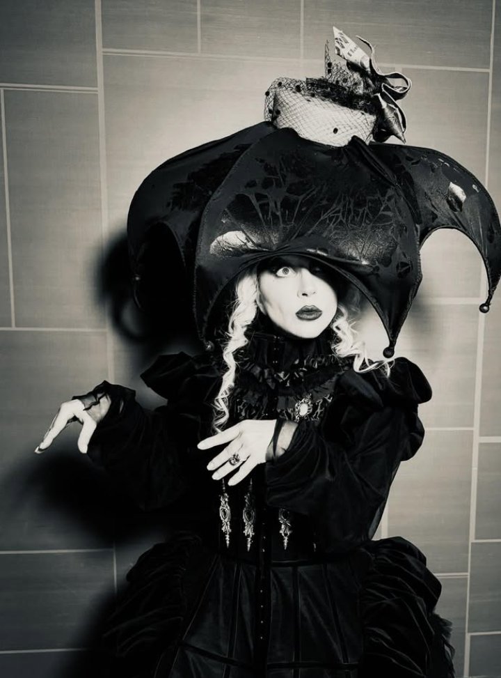 EcemmSuu6's tweet image. 🖤🖤🖤