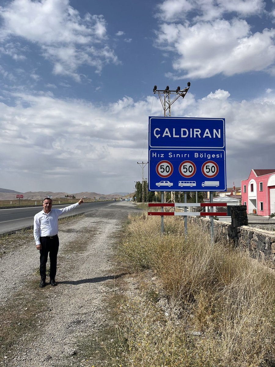 Van ÇALDIRAN 

Yine yeniden yollardayız….

#TürkiyeYüzyılıBuluşmaları…
 Genel Merkez Teşkilat başkanlığımızca düzenlenen program için doğunun incisi Çaldıran ilçemizdeyiz