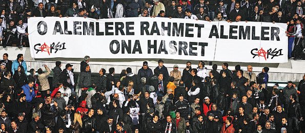 iykiBesiktasVar's tweet photo. 63 yıl yaşayıp, vefatından tam 1400 yıl sonra kendini 2 milyar insana sevdiren dünyada tek insan vardır.
Peygamberimiz Hz.Muhammed (s.a.v)

#MevlidKandili https://t.co/bOC9s1PaTr