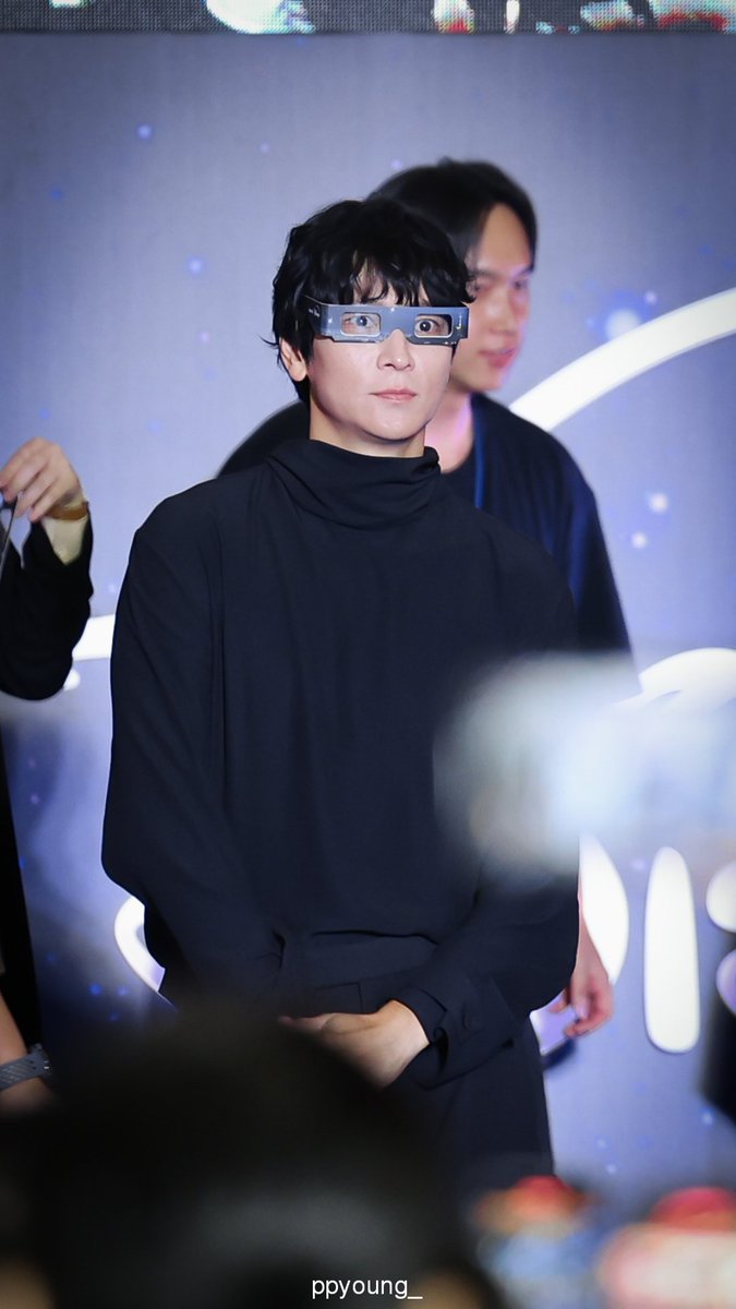강동원으로 삼행시해보겟습니다

강동원
귀여워

이상