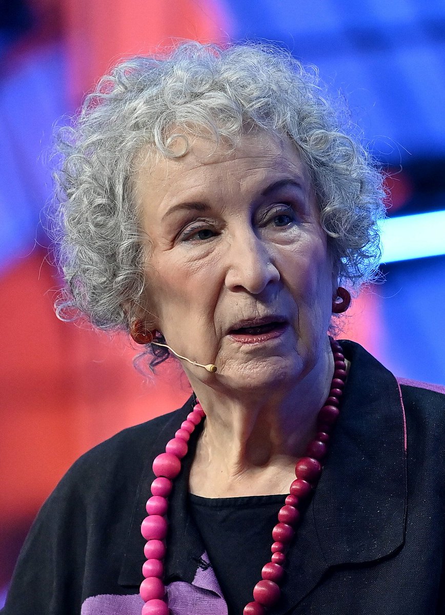 Margaret Atwood contre-attaque contre la censure de La Servante Ecarlate ! 

Et elle est un rien caustique... 

buff.ly/cNbMq3m 

#MargaretAtwood