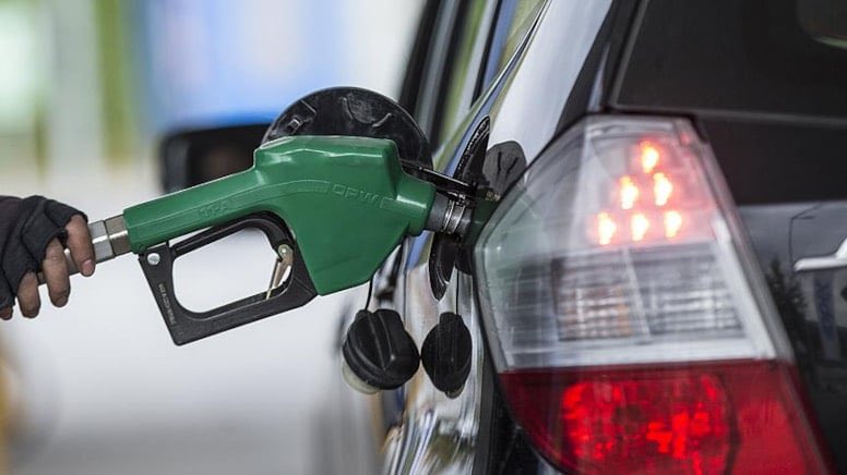 Yarından itibaren geçerli olmak üzere motorine 2.05 TL zam bekleniyor.