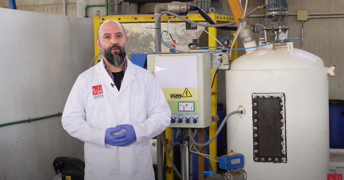 El profesor José Sáez, docente del Máster Universitario en Gestión, Tratamiento y Valorización de Residuos Orgánicos #UMH, nos explica las ventajas de la digestión anaerobia como técnica de tratamiento y gestión de residuos youtu.be/clZbrwVV2PU?fe… ¡Preinscripción abierta!