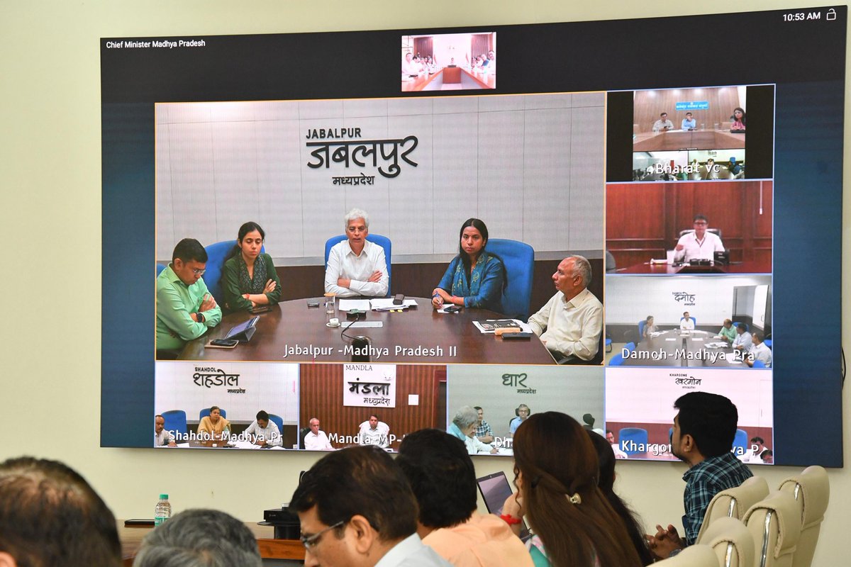 Agriculture Department, MP (@minmpkrishi) on Twitter photo मुख्यमंत्री डॉ. मोहन यादव ने निवास स्थित समत्व भवन से वीडियो कॉन्फ्रेंसिंग के माध्यम से अतिवृष्टि एवं बाढ़ प्रभावित क्षेत्रों में चल रहे राहत कार्यों और जिलों में उर्वरक वितरण की स्थिति की समीक्षा की।
<a href="/DrMohanYadav51/">Dr Mohan Yadav</a>
<a href="/CMMadhyaPradesh/">Chief Minister, MP</a>
<a href="/probhopal/">PRO JS Bhopal</a>
<a href="/JansamparkMP/">Jansampark MP</a> मुख्यमंत्री डॉ. मोहन यादव ने निवास स्थित समत्व भवन से वीडियो कॉन्फ्रेंसिंग के माध्यम से अतिवृष्टि एवं बाढ़ प्रभावित क्षेत्रों में चल रहे राहत कार्यों और जिलों में उर्वरक वितरण की स्थिति की समीक्षा की।
<a href="/DrMohanYadav51/">Dr Mohan Yadav</a>
<a href="/CMMadhyaPradesh/">Chief Minister, MP</a>
<a href="/probhopal/">PRO JS Bhopal</a>
<a href="/JansamparkMP/">Jansampark MP</a>