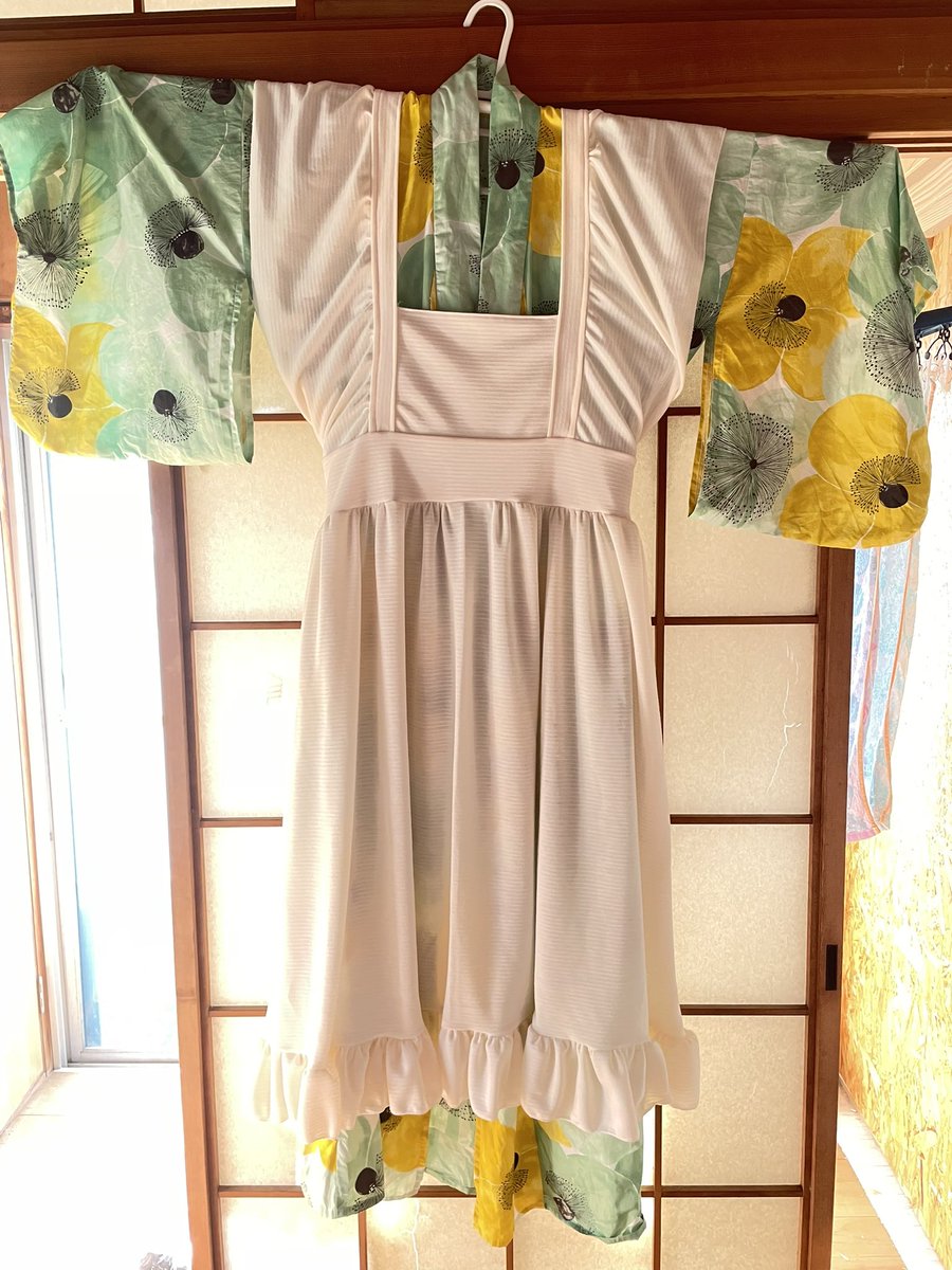 和服メイドさんみたいなことしたくて、
着物の上に着れるワンピース作った(•ㅂ•)و

浴衣に着せてしまったけど、これも良いなぁ(o´罒`o)

ぽんこつさんの歌声のお陰で、ミシンが捗りますた(◍ ´꒳` ◍)
でも当分ギャザー寄せやりたくないwww