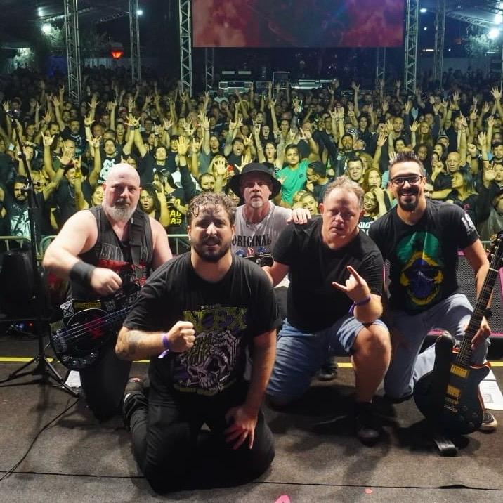 tarcisolsoares's tweet photo. https://t.co/2X7JfpwsdA 
Marrones lança Sozinho a Te Esperar, em homenagem à Friendship 66 e ao vocalista Vilson.
#bandasindependentes https://t.co/GQGxi4eiFS