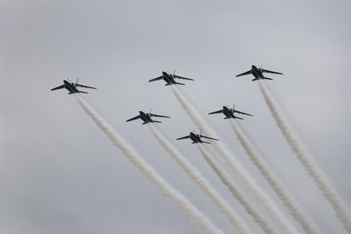 松島基地でのブルーインパルス

曇り空がちょっぴり残念