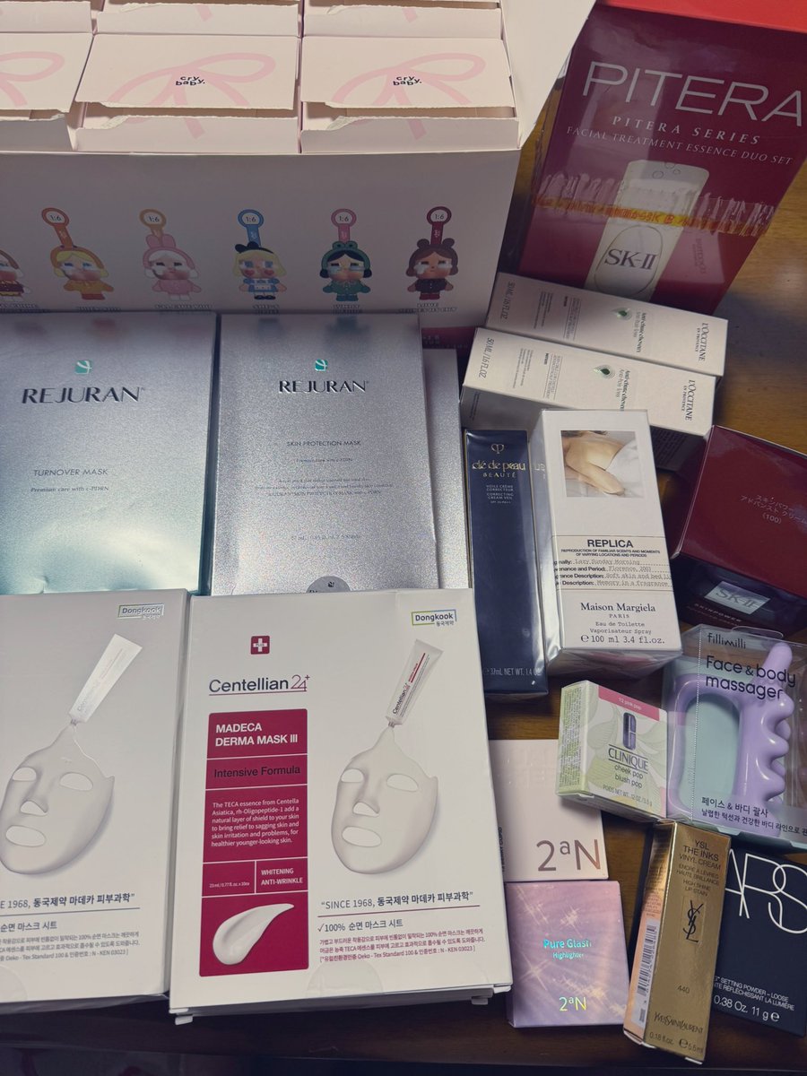 韓国のオンライン免税店で買ったもの！
受け取ったらありえないくらい重くて、持ち帰るのほんとに大変だった、、🫠
cry baby買えたのラッキーすぎた😭✨