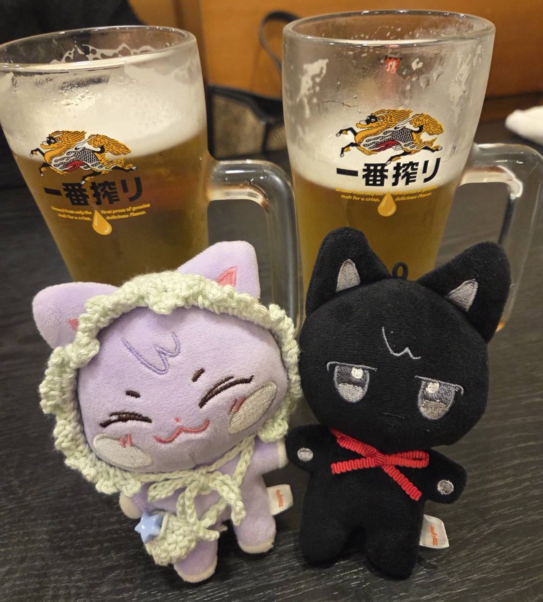 皆さん、私がSTAYしかしてないとお思いでしょう……
ちゃんとATINYもしてますよ！
という訳で、土曜日に映画行ってきたー！
やっぱりライブ大好き♡
掛け声したりフォー！って叫んだり、楽しかった♡
余韻に浸りたくて飲んでから帰宅🍻