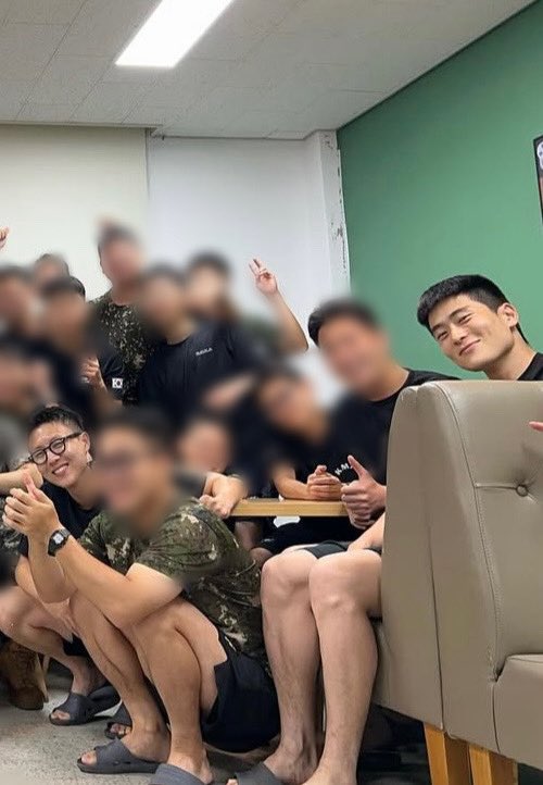 แจฮยอนกับเสื้อยืดกางเกงขาสั้นคีบแตะ ชีวิตประจำวันชิลๆในกรมฮะ