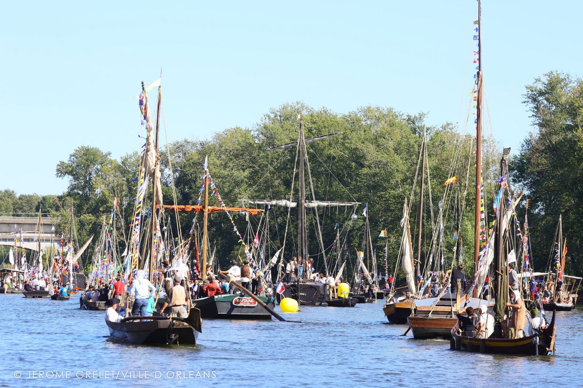ExploreFranceJP's tweet photo. ⛵ロワール河祭り 2025⚓

200隻を超える伝統船と700人の船乗りが集い、オルレアンは19世紀の港町へタイムスリップ。
パリからわずか1時間、湖水地方からの船団も加わり、フランス、イタリア、スイスの文化が出会う特別な5日間です。

日中は水上パレードや職人の実演、川辺の屋外カフェで地元グルメとワインを味わい、夜は光と音楽のショー…豊かな秋の旅をお過ごしください✨

📅 2025年9月24〜28日
#ExploreFrance