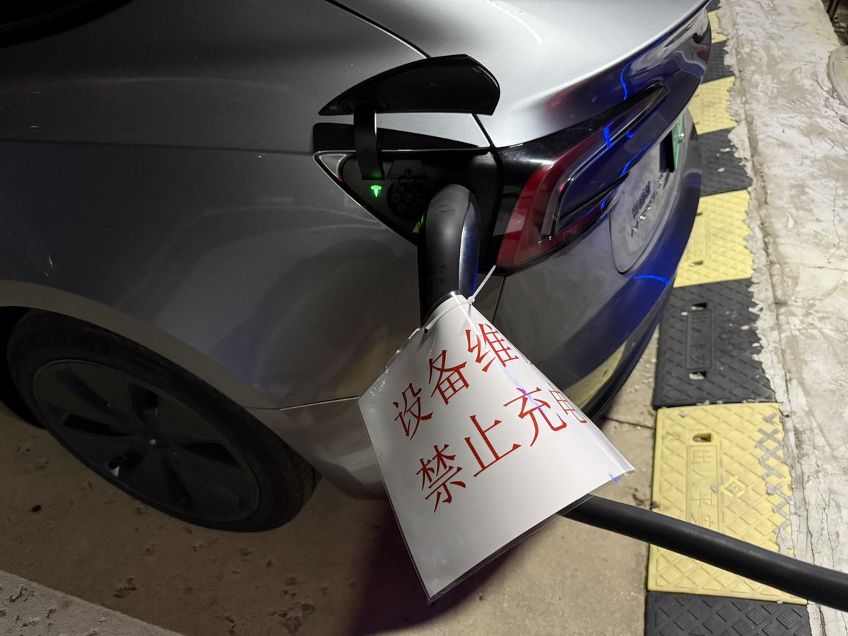 我现在的生活方式已经非常有社会主义模式了。（旁边的老哥跟我说别管那个字