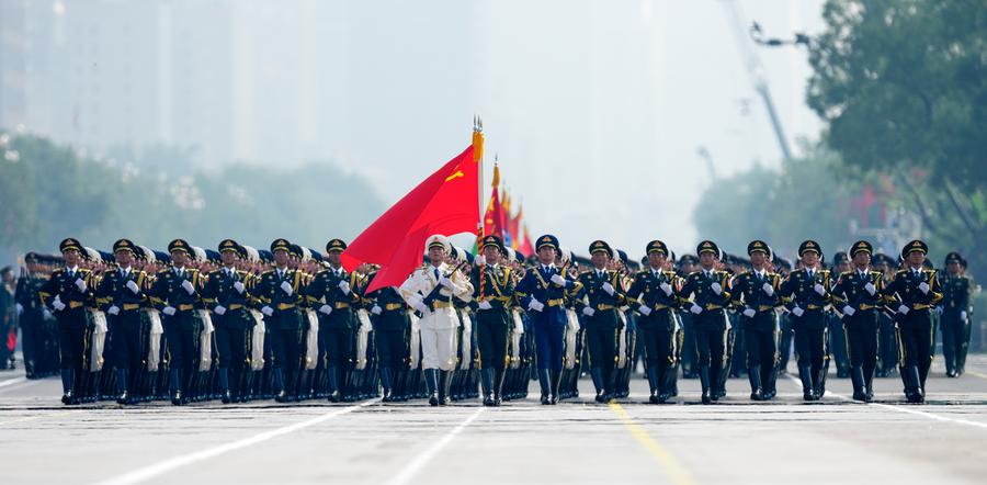 XHNews's tweet photo. China held a massive military parade in central Beijing on Wednesday to mark the 80th anniversary of its victory in World War II, pledging the country's commitment to peaceful development in a world still fraught with turbulence and uncertainties. https://t.co/bjexSqdtzR https://t.co/54UxtfayYu