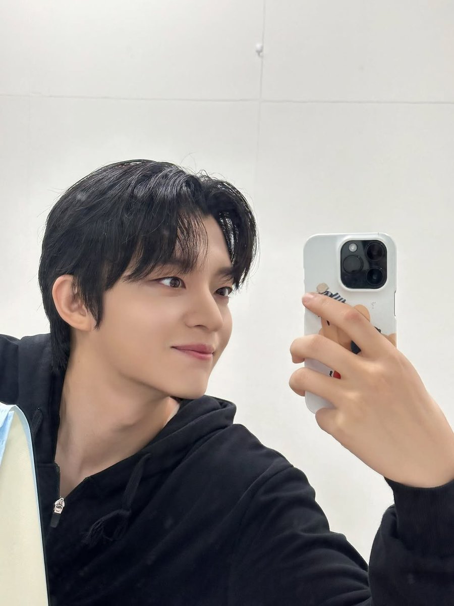 [메리고라운드컴퍼니] 250903 인스타그램 #윤재호 배우님

뮤지컬 <두낫디스터브> 막공! 마지막까지 함께해주신 모든 분들 감사드려요😆 덕분에 정말 행복했습니다.🫶🏻