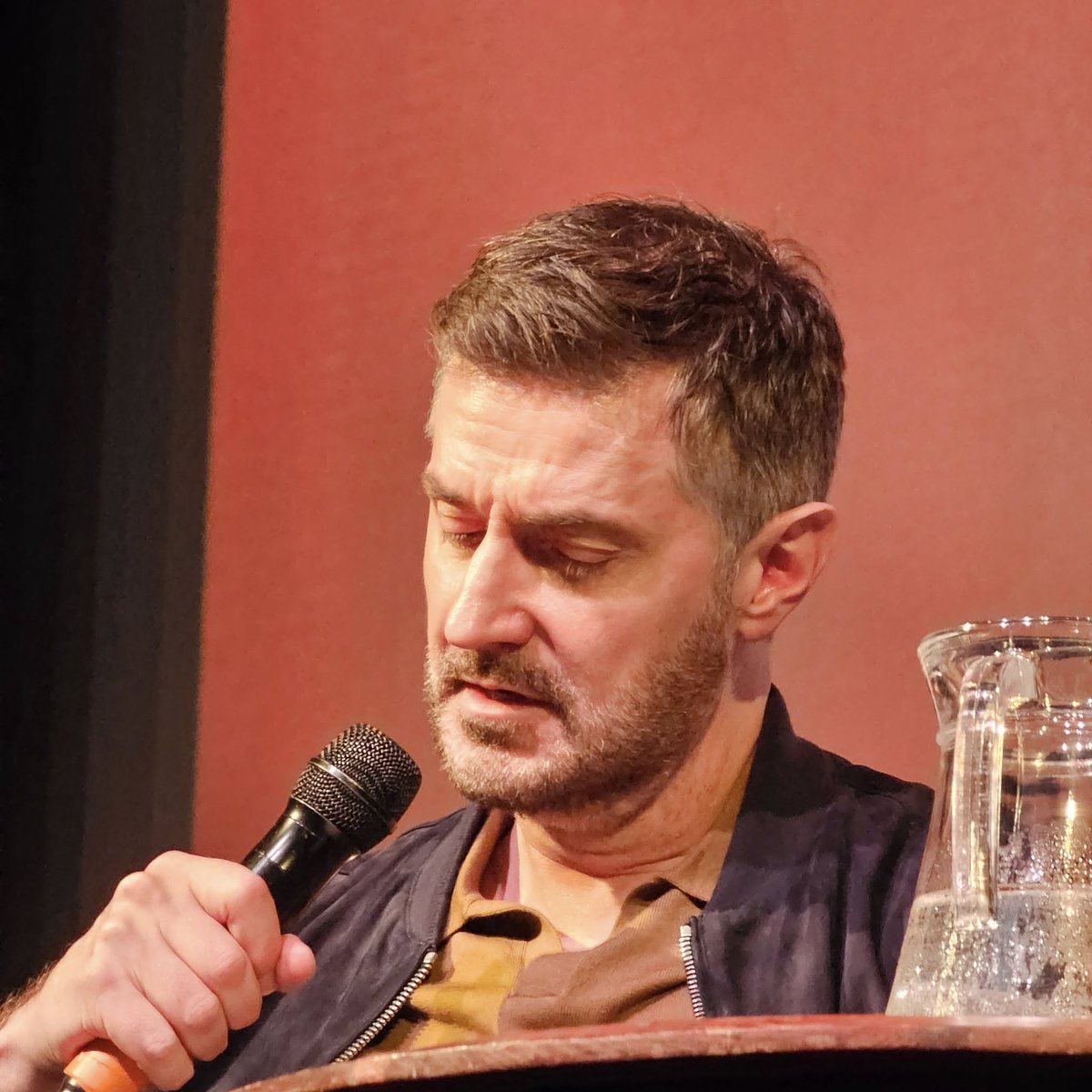 Wonderful photo by <a href="/PamelaKeenan13/">Pamela Keenan</a> of #RichardArmitage at Kiln Theatre yesterday Sept 2nd, talking about #TheCut with Mark Billingham.