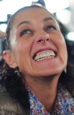 ¿Saben quién prometió durante toda su campaña para jefa de gobierno hacer grandes obras de drenaje y alcantarillado, y NO hizo NADA?