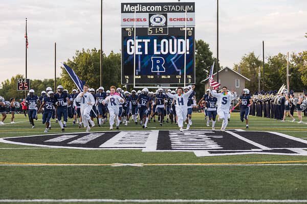 StudentSectRep's tweet image. With another full weekend of Student Section Football this weekend, let’s take a look at Roosevelt Super Fans of Iowa.Super Fans are looking like favorites to end up on top in the Final Iowa Student Section Rankings in November! #studentsectiongoals #studentsection #roosevelt