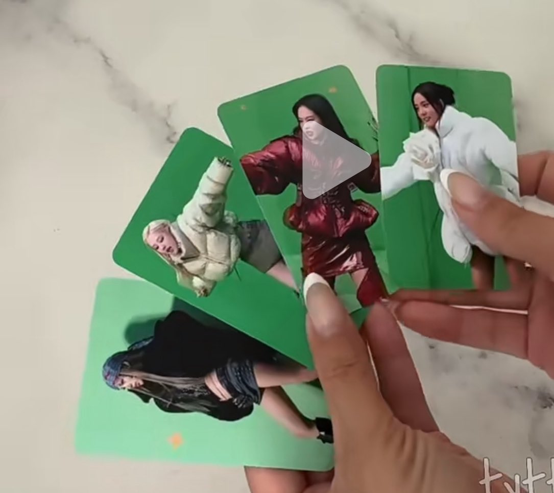 블랙핑크 Blackpink pc wvs jump
buy⭕️ wtb   have korea address pls dm