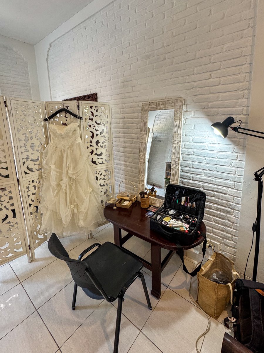 bless_photo's tweet photo. 今日は北海道からお越しのカップル様です！ドレスサロンでヘアメイク💄 https://t.co/gDZe9WWATb