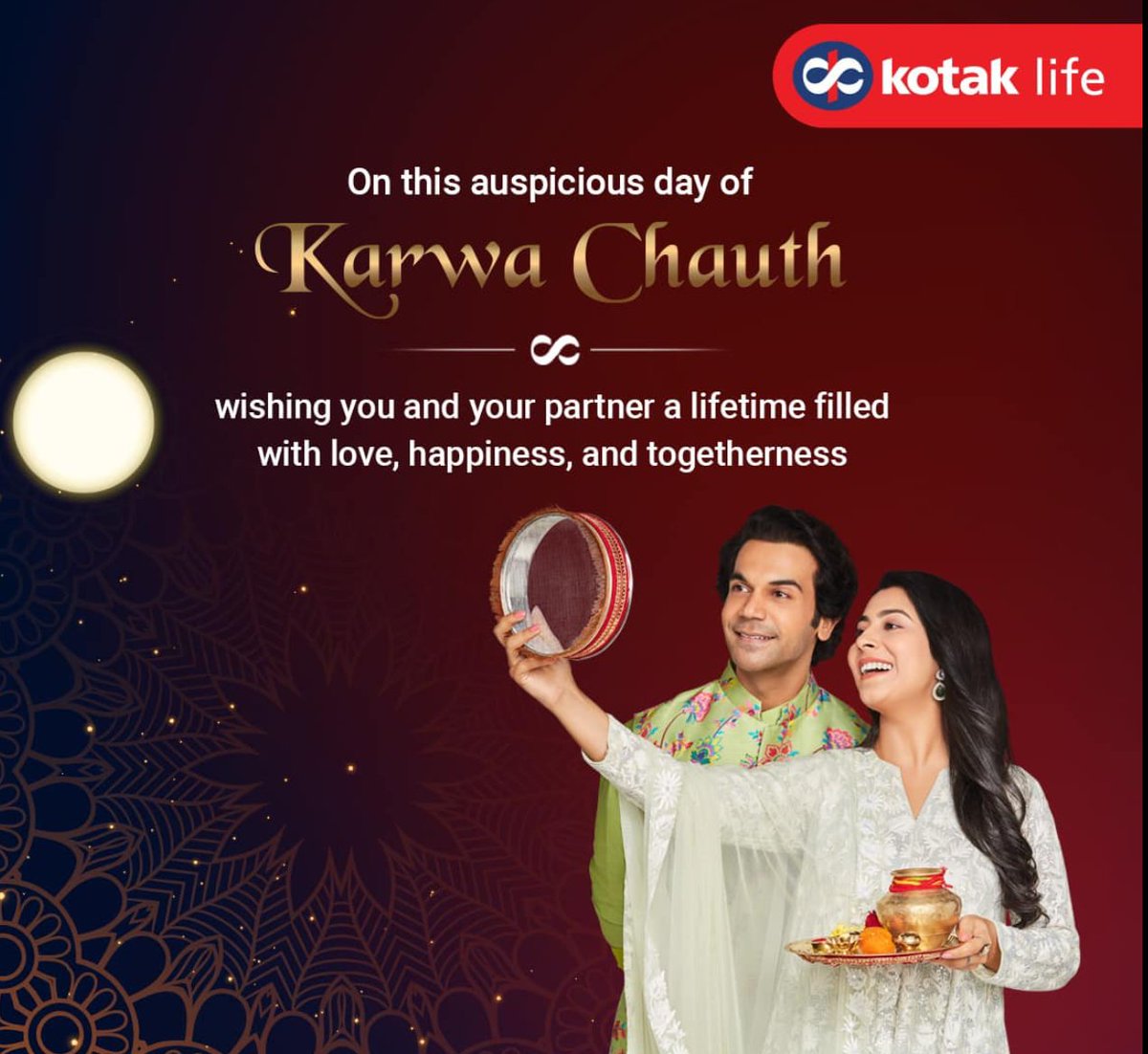 Hello <a href="/KotakBankLtd/">Kotak Mahindra Bank</a> ये आपका पिछले साल का एड है, शायद आपको कुछ गलतफहमी हो गई थी, करवाचौथ हिन्दुओं का त्यौहार है मुसलमानों का नहीं, पिछली बार आपने शायद गलती से मुस्लिम त्यौहार समझ लिया था, इसलिए मुस्लिम थीम पर एड बना दिया था, हिन्दू स्त्री साड़ी/लहंगा पहनती है, मांग में सिंदूर भरती