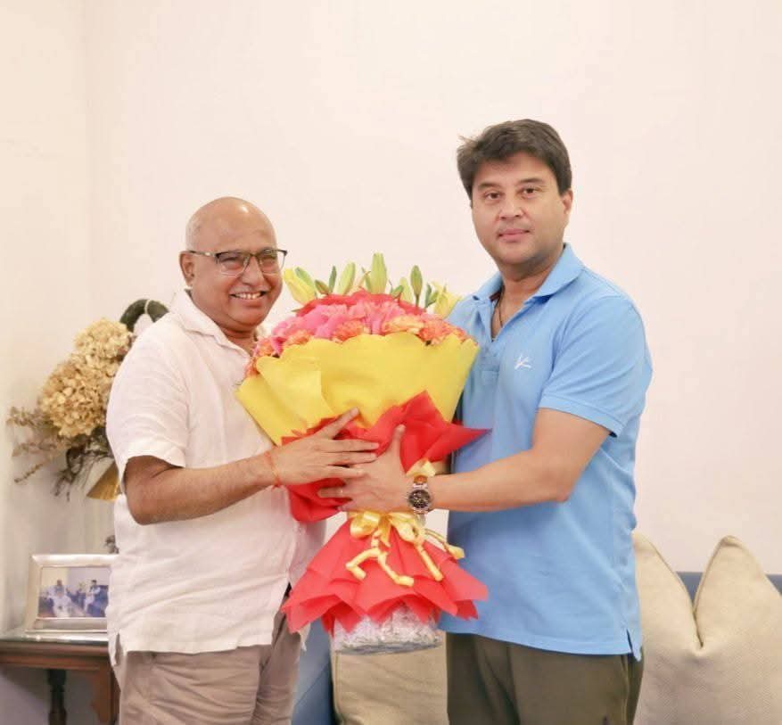 मध्य प्रदेश भाजपा अध्यक्ष,श्री <a href="/Hkhandelwal1964/">Hemant Khandelwal</a> जी को जन्मदिन की आत्मीय बधाई एवं शुभकामनाएं।
बाबा महाकाल से प्रार्थना है कि आप सदैव स्वस्थ रहें, दीर्घायु हों और आपके नेतृत्व में <a href="/BJP4MP/">BJP Madhya Pradesh</a> संगठन मजबूती के साथ समाज सेवा के पथ पर निरंतर आगे बढ़ता रहे।
