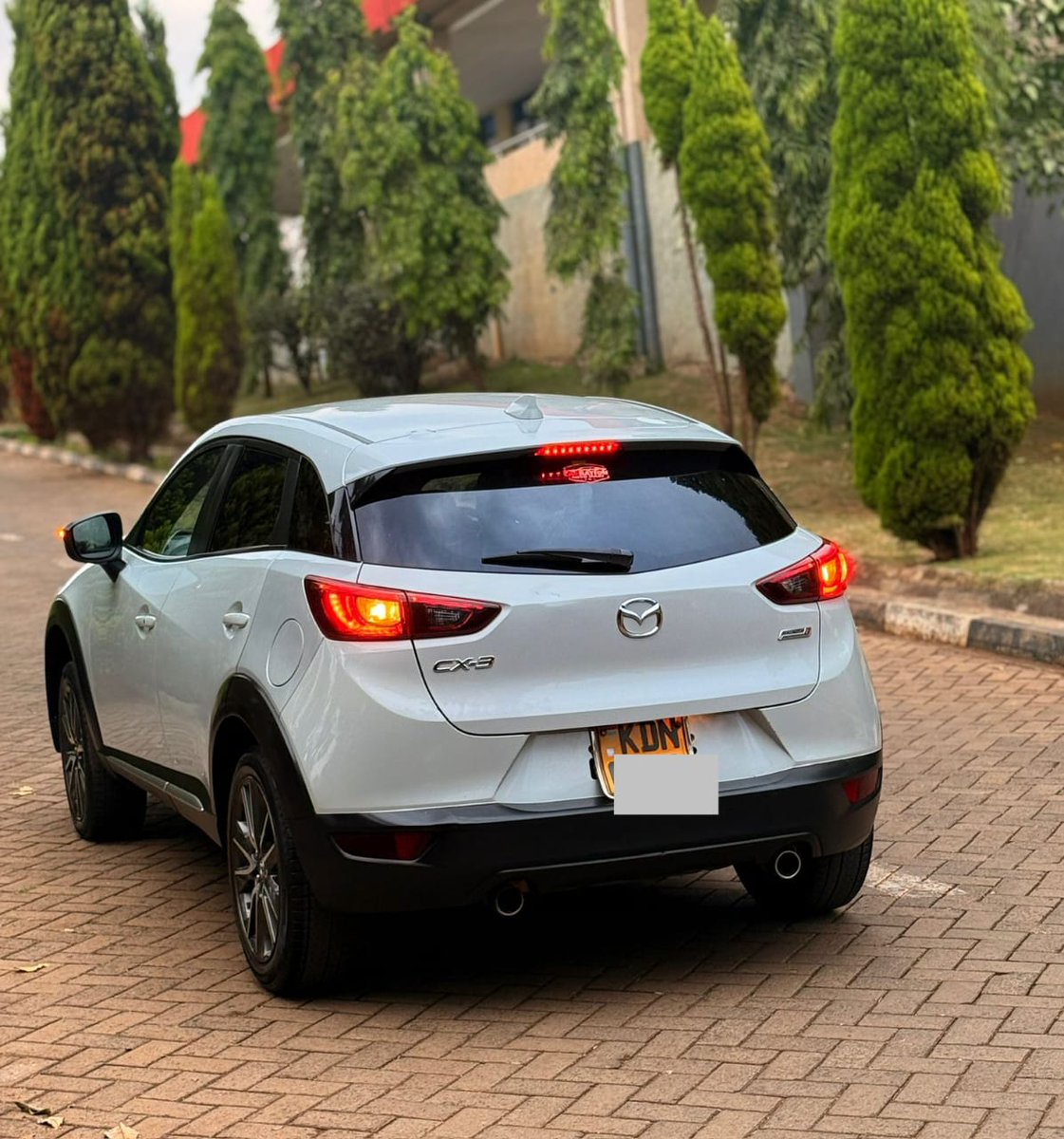 Hey__Z's tweet photo. For anyone in the market for a subcompact crossover SUV ,have a look at this Mazda CX3 .

YOM: 2016
Rating: 1500cc
⛽Diesel

Original Paint | Accident-Free
Fully Loaded | Ready Documents

💰KES 1,480,000 only
📞0716985789 https://t.co/g2I1dSfH1l