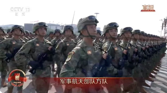 RanranShowtime's tweet photo. 听党指挥！作风优良！能打胜战！ https://t.co/wRcTHVWgyf