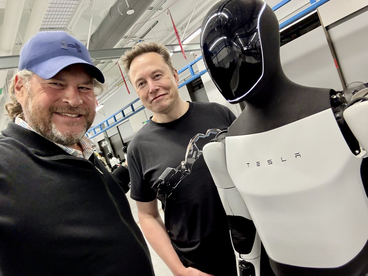 Benioff's tweet image. “The boys are back in town!”
Amazing what @elonmusk is doing to create the future. 
Just inspiring. ❤️🤖