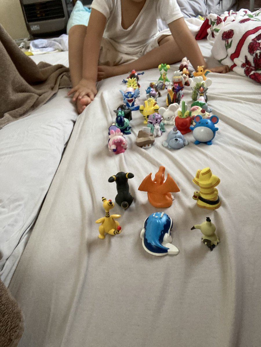 74no5nbee3's tweet photo. 息子よ、流石にこのポケモン勝負はルール無用すぎませんか？ https://t.co/90l2myFGXX