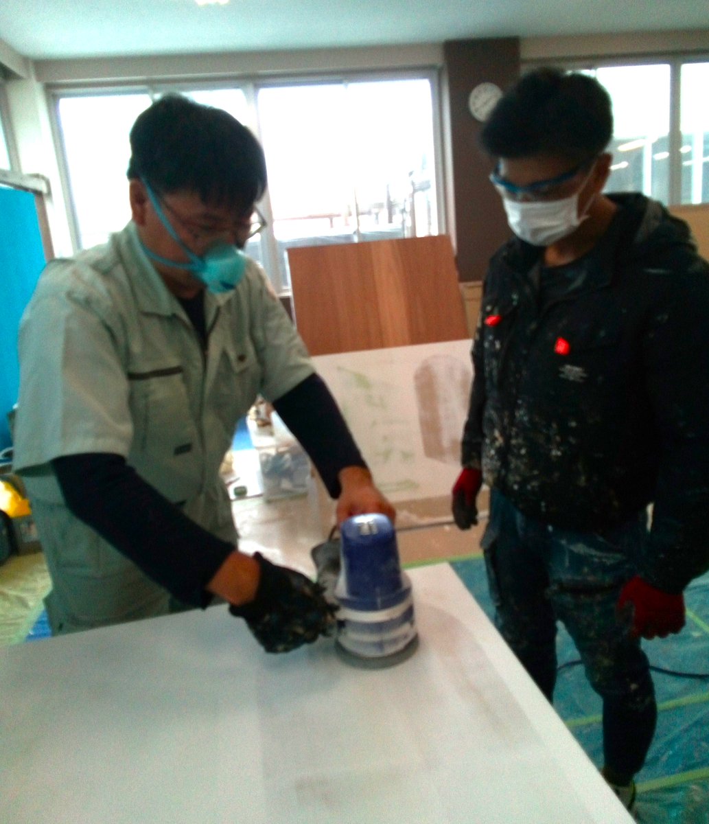 miyakun525583's tweet image. 今日は建築塗装科の訓練日です。建築塗装は建物の美しさに加え建物を保護する為に大切な工程です。宮崎高等技術専門校の建築塗装科では 建築塗装のスペシャリストを目指して、現場に必要な様々な訓練を行っています。＃建築塗装