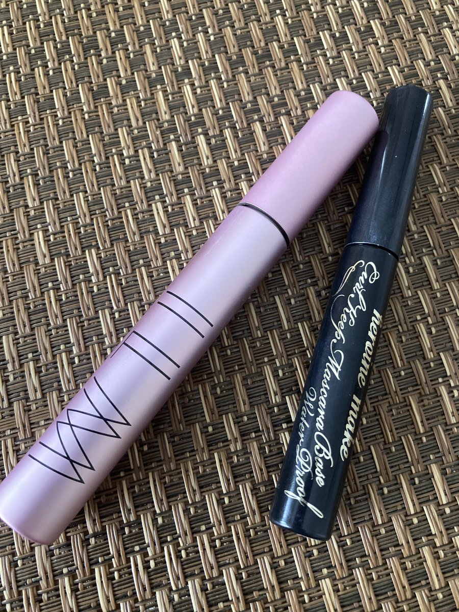 安売りしてたヒロインメイクのマスカラ下地を買ってから、マスカラ下地の大切さを再確認してる。
あるのとないのと全然違うよ！
551のCMくらい違う！

マスカラは最近気に入ってる、イルムのAIマスカラ グロッシーブラック
シリコンのブラシが塗りやすくてダマになりにくい