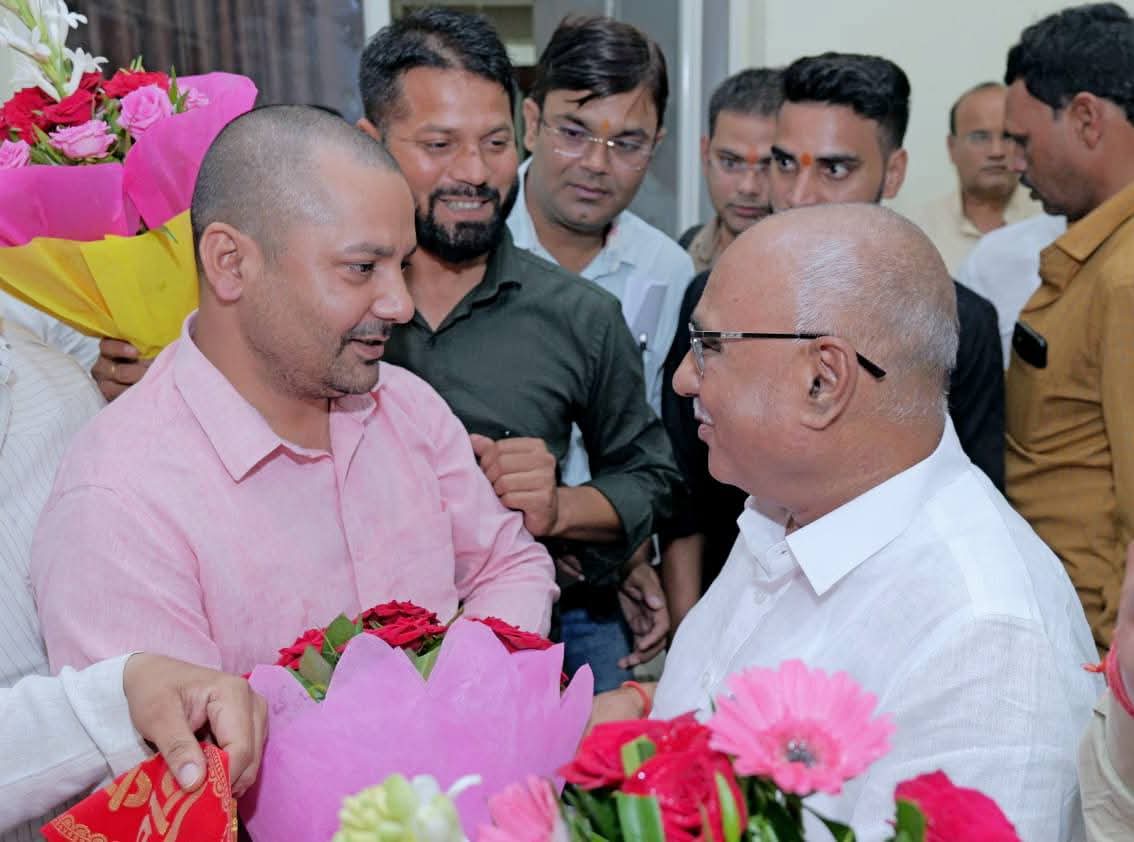 भारतीय जनता पार्टी के यशस्वी प्रदेश अध्यक्ष श्री <a href="/Hkhandelwal1964/">Hemant Khandelwal</a> जी को जन्मदिन की हार्दिक बधाई एवं शुभकामनाएं...
आपका सरल व्यक्तित्व,हम सभी कार्यकर्ताओं के लिए प्रेरणा का स्रोत है।
 ईश्वर से प्रार्थना है कि आपको उत्तम स्वास्थ्य, दीर्घायु और निरंतर सफलता प्रदान करें।
