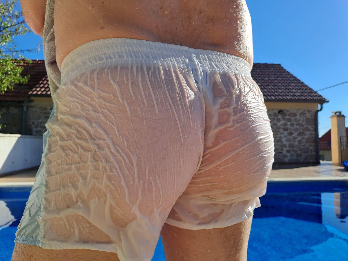 Pool boy 😆 #shinyshortzryan

More pics and vids in my photo blog here &gt; shinyshortzryan.com/photo-gallery-…
