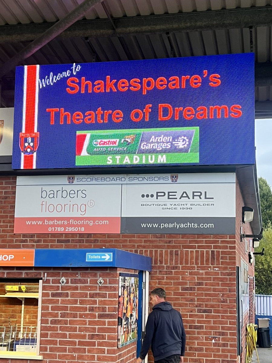simon wright (@hereford10) on Twitter photo Wonder how often old Bill got to Stratford Town? Last night saw <a href="/halesowentownfc/">Halesowen Town FC</a> win quite easily 3-0 in the FA Cup Wonder how often old Bill got to Stratford Town? Last night saw <a href="/halesowentownfc/">Halesowen Town FC</a> win quite easily 3-0 in the FA Cup