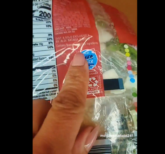 dreslincourt's tweet image. Un consommateur américain a constaté que  de nombreux produits chez Aldi, y compris les salades et le poisson , portent désormais des étiquettes « Bioingénierie » ou « contient des ingrédients biologiquement modifiés » sur de très nombreux aliments.