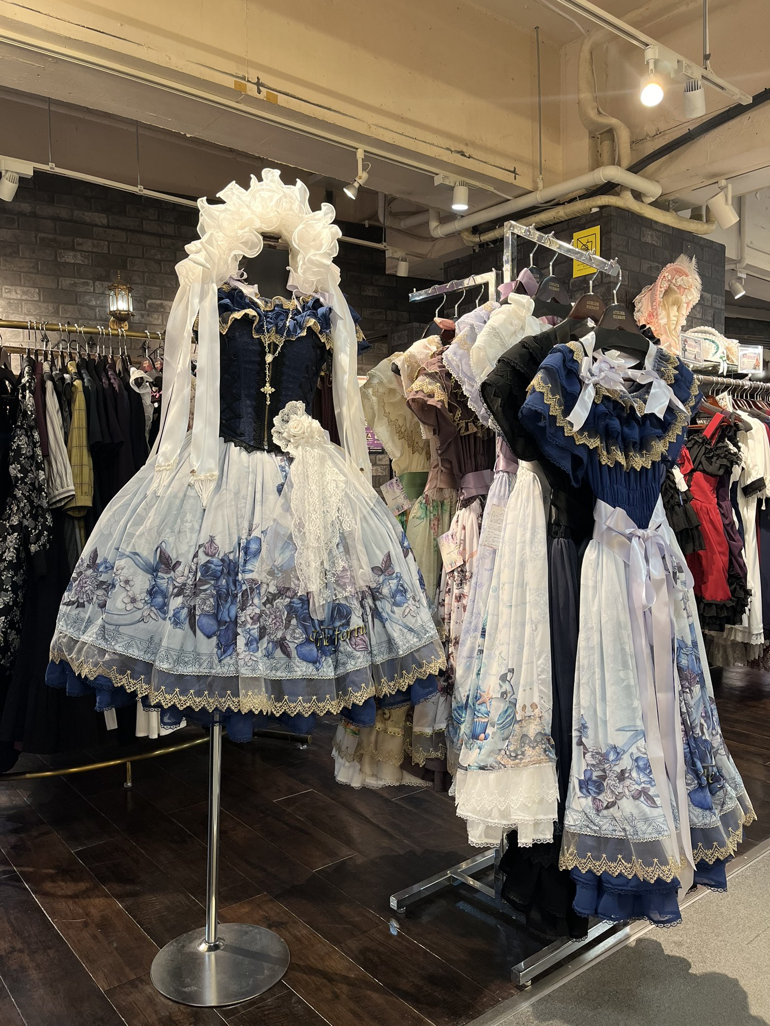 【ATELIER PIERROT】ラビリンスワンピース ATELIER PIERROT】﻿ ラビリンスレースジャンパースカート