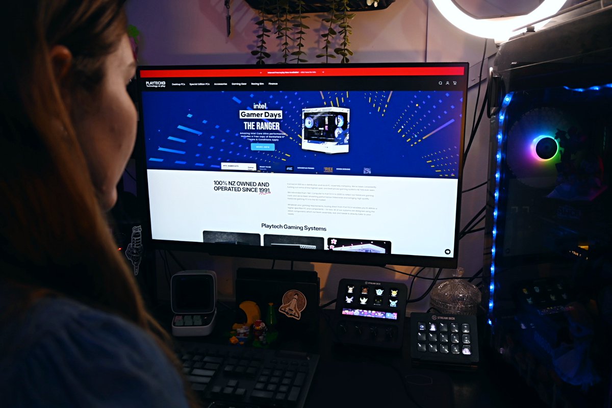 Me: “I don’t need a PC upgrade.”
Also me: sees custom printed PC cases and Core Ultra Gaming with RTX Graphics at an epic price 👀

Thanks <a href="/PlaytechNZ/">Playtech New Zealand</a> &amp; <a href="/IntelANZ/">Intel ANZ - #14thGen Out Now!</a> Gamer Days for testing my willpower 😂

Check out the epic deals here: playtech.co.nz/pages/intel

#IntelGamerDays #ad