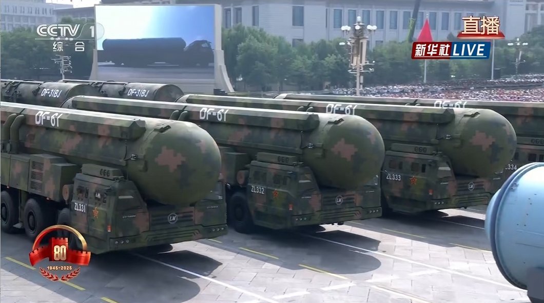 ZhaoShengyeCN's tweet photo. 看完大陆��三大阅兵以后，也不知道台蛙军队哭了没？不知道你们自己认为，反攻大陆还有戏没？ https://t.co/RQ2VWchv0V