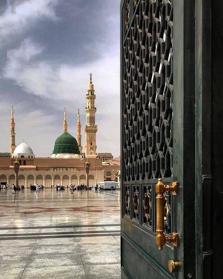 msozer29's tweet photo. Görmeden sevilir mi?
Seviliyor işte.
Biz seni görmeden sevdik ya Rasûlallah...(S.A.V)
Salat ve selam sana olsun.🤲🏻🥹
#mevlidkandilimizmübarekolsun https://t.co/lYsJZEWeH5