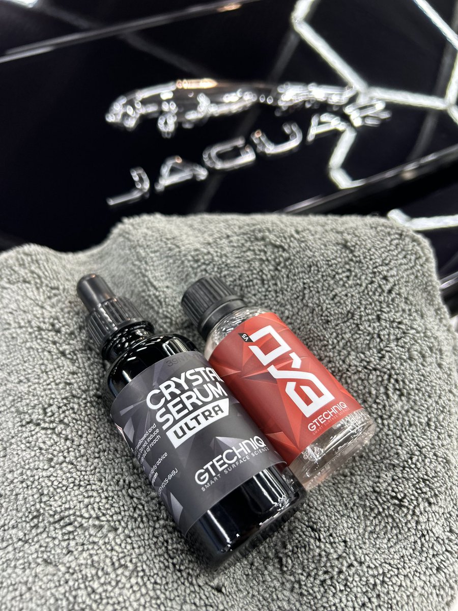 ryuuu_z4's tweet image. 劇的ビフォーアフターな車をコーティング中…
