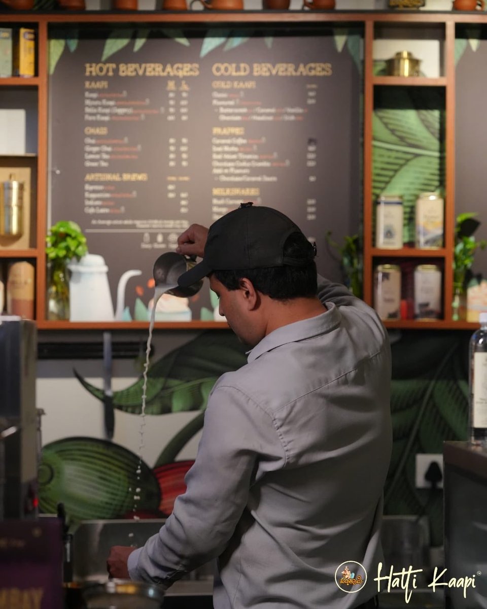 hatti_kaapi's tweet image. Great mornings, busy afternoons, lazy evenings - whatever the time, Hatti Kaapi is always ready with your perfect cup. 

#hattikaapi #nammahatti #filtercoffee #coffee #kaapi #cappuccino #latte #caffiene #bangalore #india #UK #london #hattikaapisignature #explore